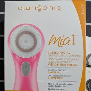 Clarisonic Mia 1 with 4 brush attachments